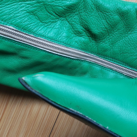 SOLD Apple 🍎 green boots - Picture 3 of 5